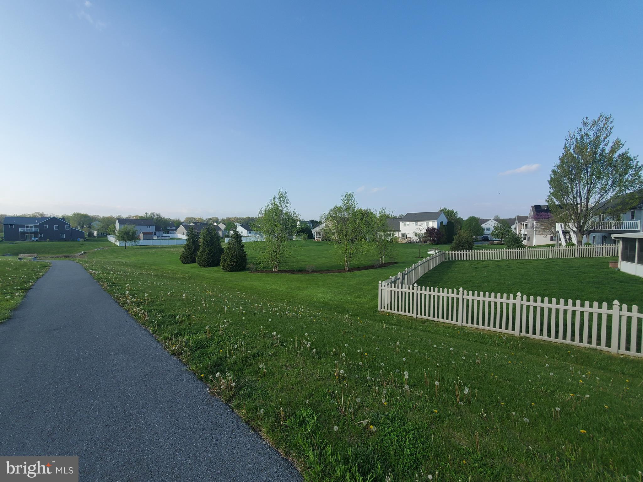 809 West Ridge Road Elizabethtown, PA 17022 - Photo 12 of 51 Side View