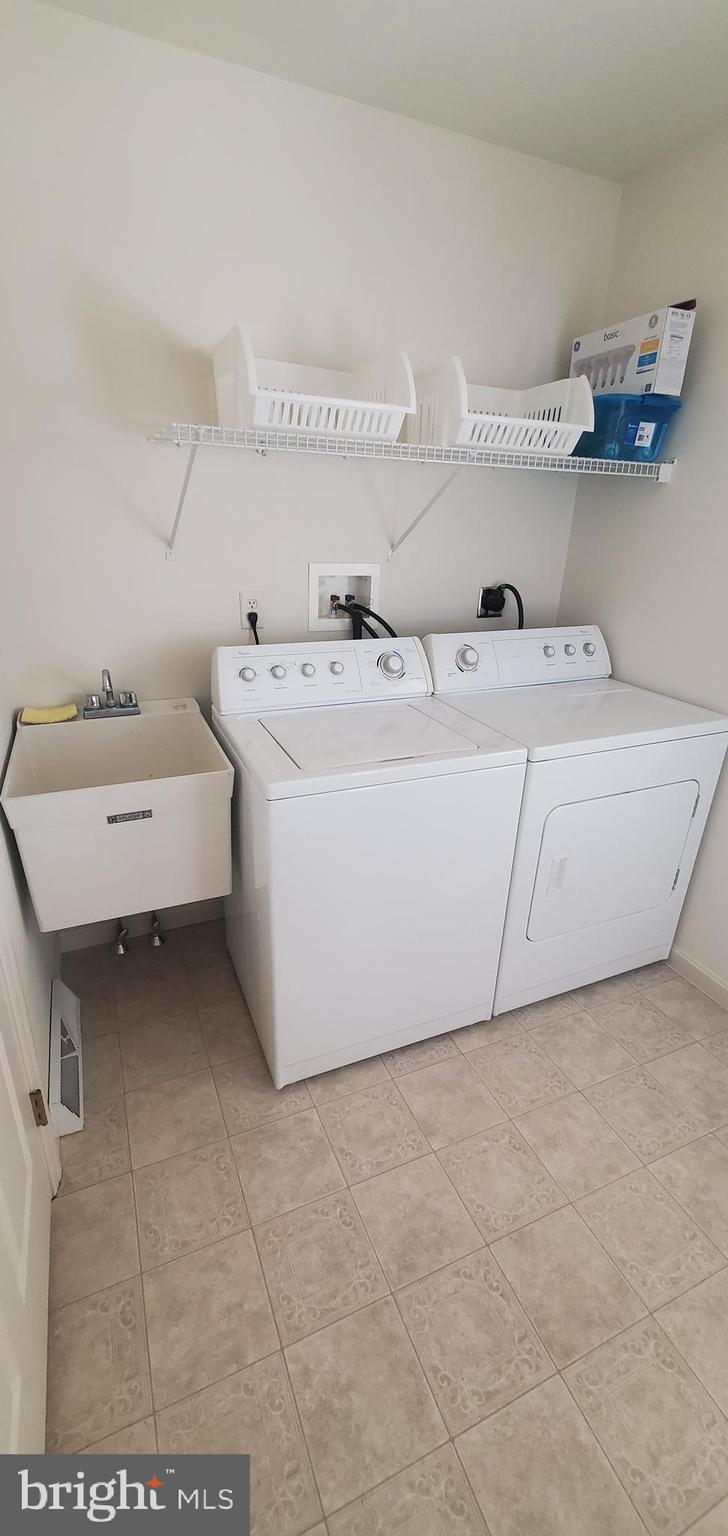 809 West Ridge Road Elizabethtown, PA 17022 - Photo 33 of 51 Laundry