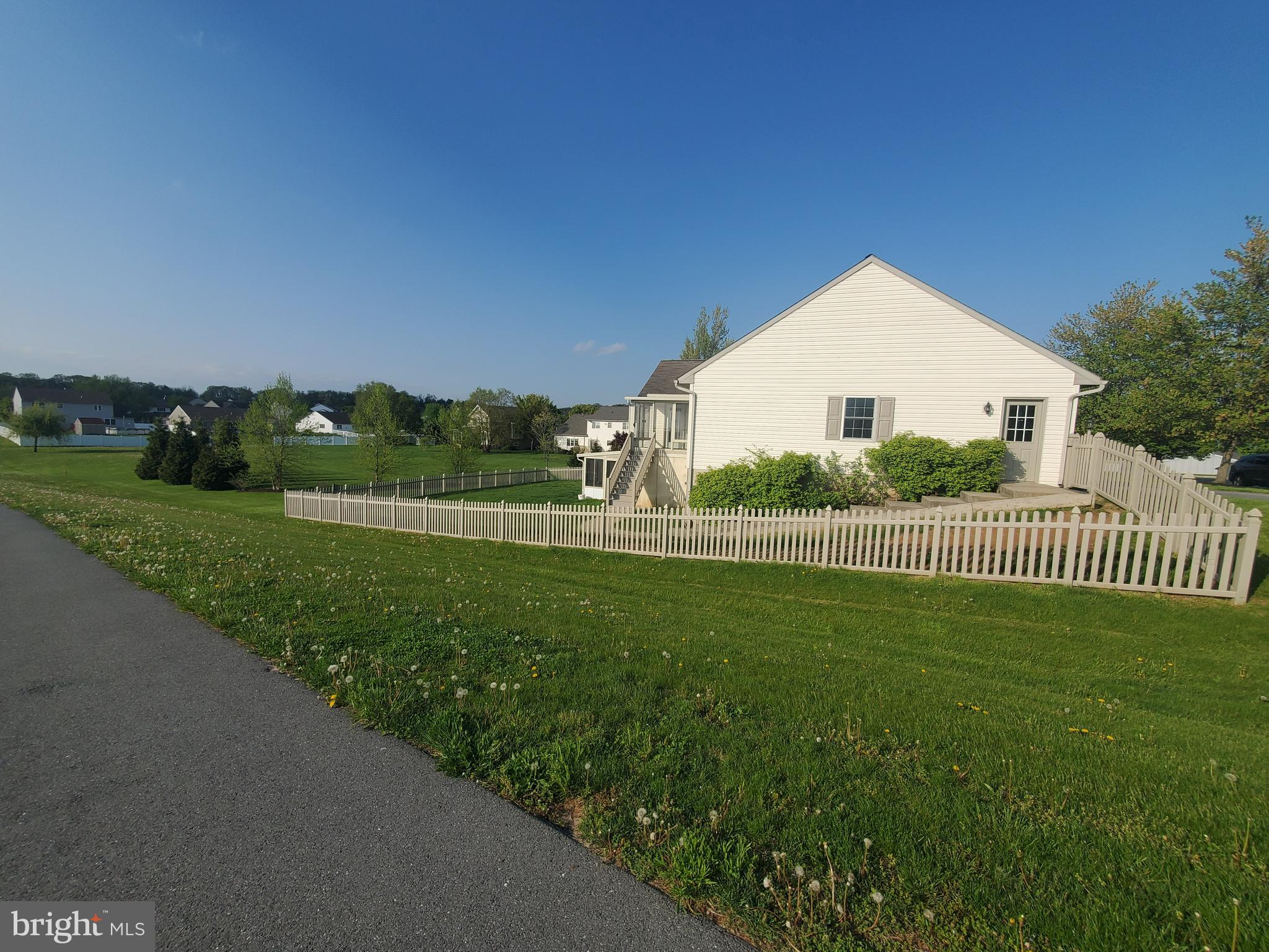 809 West Ridge Road Elizabethtown, PA 17022 - Photo 10 of 51 Park Path and Side View