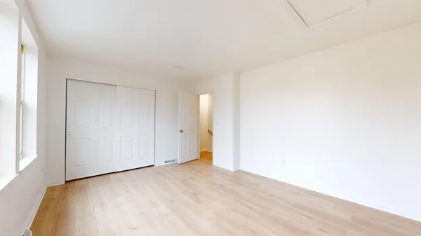 $275,000 | 7 Ira Lane, Burlington, VT 05408