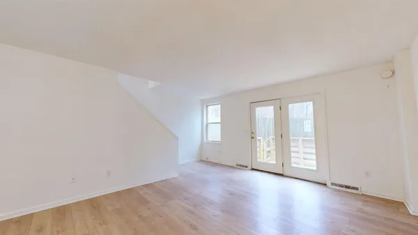 $275,000 | 7 Ira Lane, Burlington, VT 05408