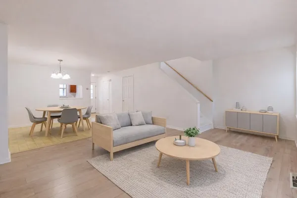 $275,000 | 7 Ira Lane, Burlington, VT 05408