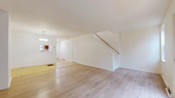 $275,000 | 7 Ira Lane, Burlington, VT 05408