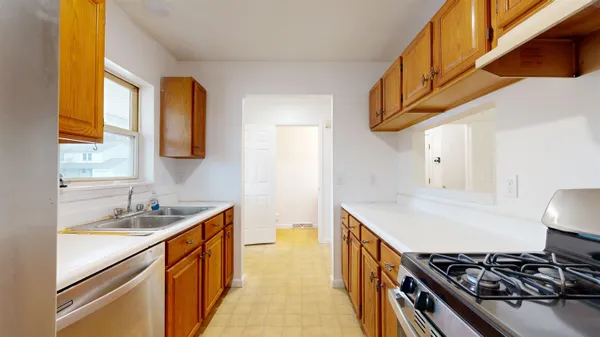 $275,000 | 7 Ira Lane, Burlington, VT 05408