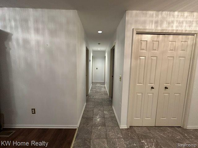 26528 Farmington Road Farmington Hills, MI 48334 - Photo 6 of 28 Gallery Image 6