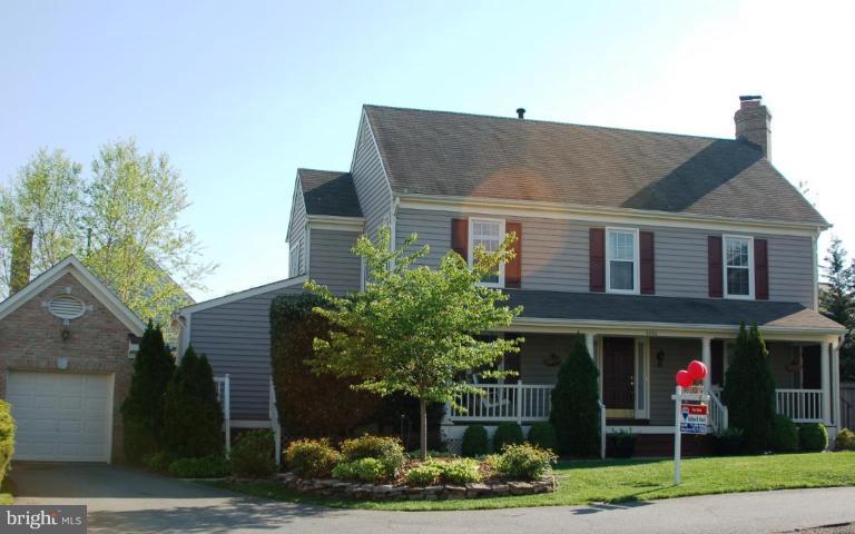 6566 Forsythia Street Springfield, VA 22150 - Photo 1 of 27 Exterior (Main)