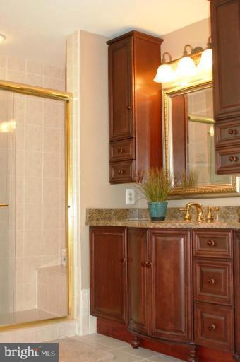 6566 Forsythia Street Springfield, VA 22150 - Photo 15 of 27 Master Bath #2