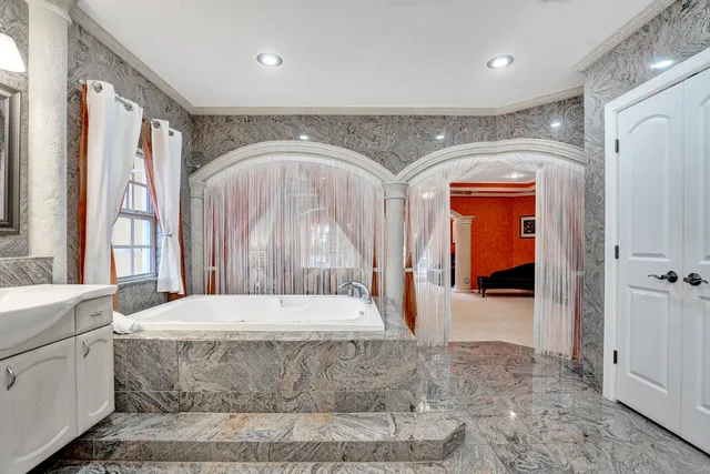 $8,500 | 600 Circle Drive, Pompano Beach, FL 33062