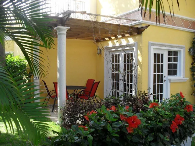 $8,500 | 600 Circle Drive, Pompano Beach, FL 33062