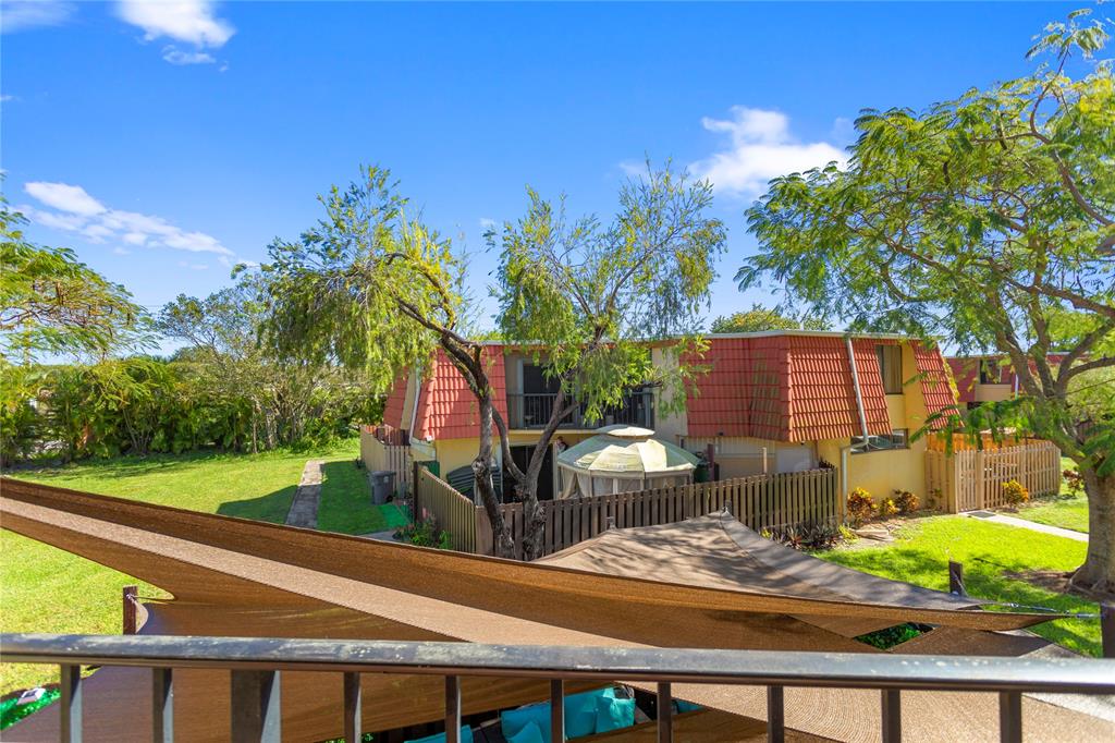 22940 Oxford Place, Unit C Boca Raton, FL 33433 - Photo 36 of 60 a view of outdoor space and yard