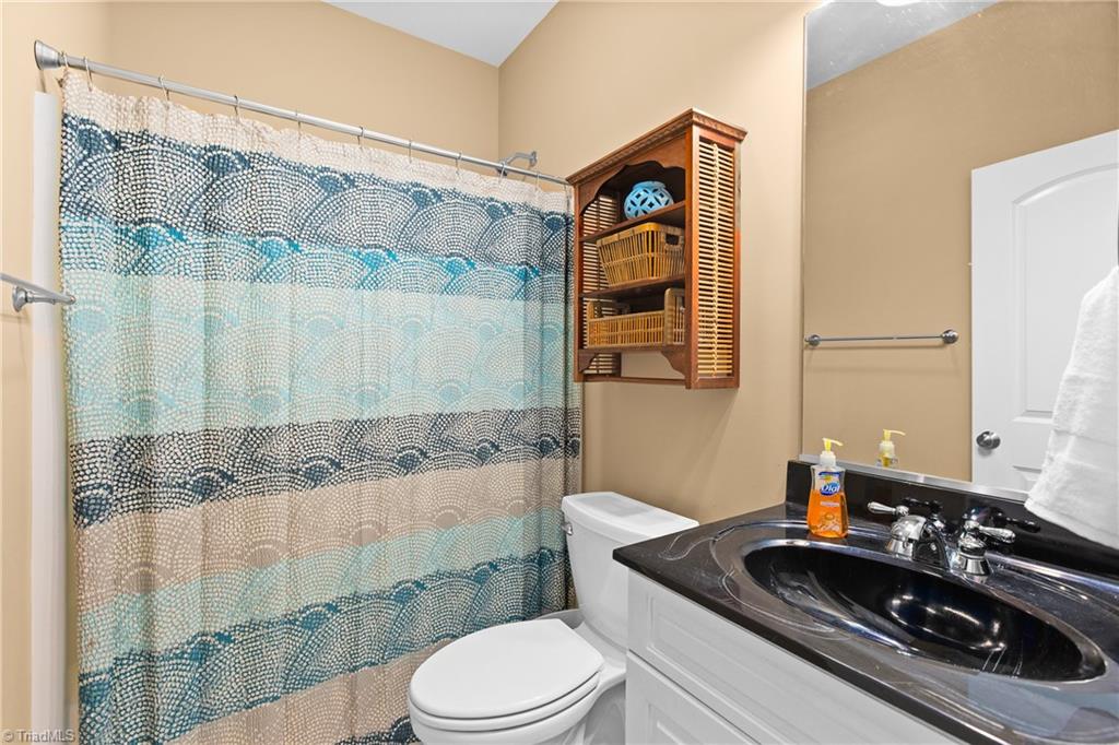 882 Horneytown Road High Point, NC 27265 - Photo 24 of 50 Main level full bath