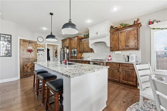 $575,000 | 2204 Northeast 111th Terrace, Kansas City, MO 64155