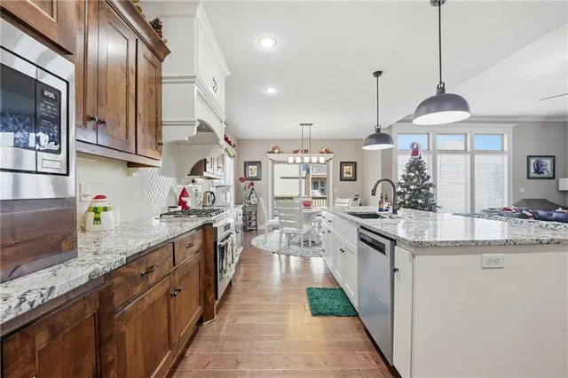 $575,000 | 2204 Northeast 111th Terrace, Kansas City, MO 64155