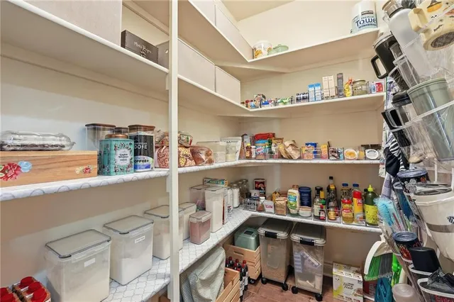 $575,000 | 2204 Northeast 111th Terrace, Kansas City, MO 64155