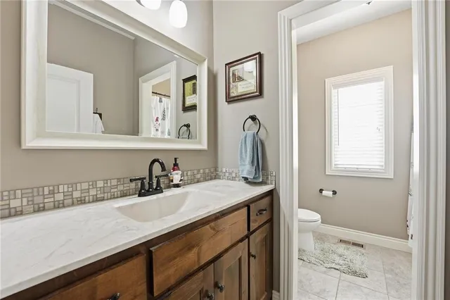 $575,000 | 2204 Northeast 111th Terrace, Kansas City, MO 64155