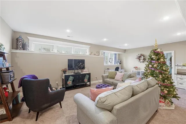 $575,000 | 2204 Northeast 111th Terrace, Kansas City, MO 64155