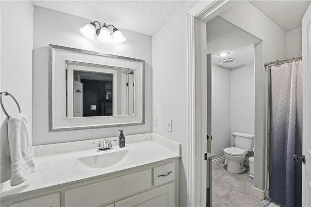 $575,000 | 2204 Northeast 111th Terrace, Kansas City, MO 64155