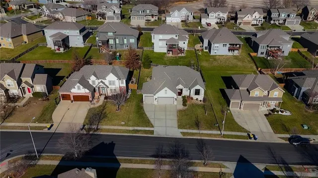 $575,000 | 2204 Northeast 111th Terrace, Kansas City, MO 64155