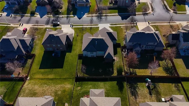 $575,000 | 2204 Northeast 111th Terrace, Kansas City, MO 64155