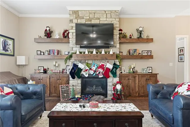 $575,000 | 2204 Northeast 111th Terrace, Kansas City, MO 64155