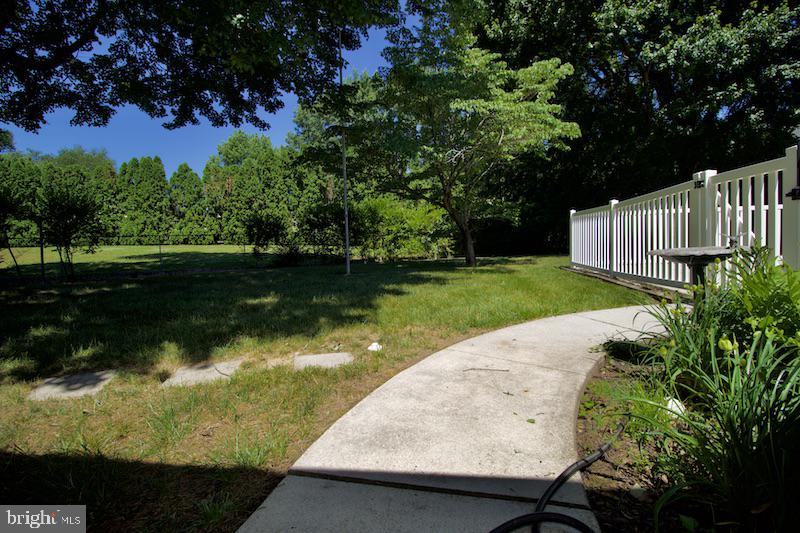 18 North Springview Drive Dover, DE 19901 - Photo 4 of 53