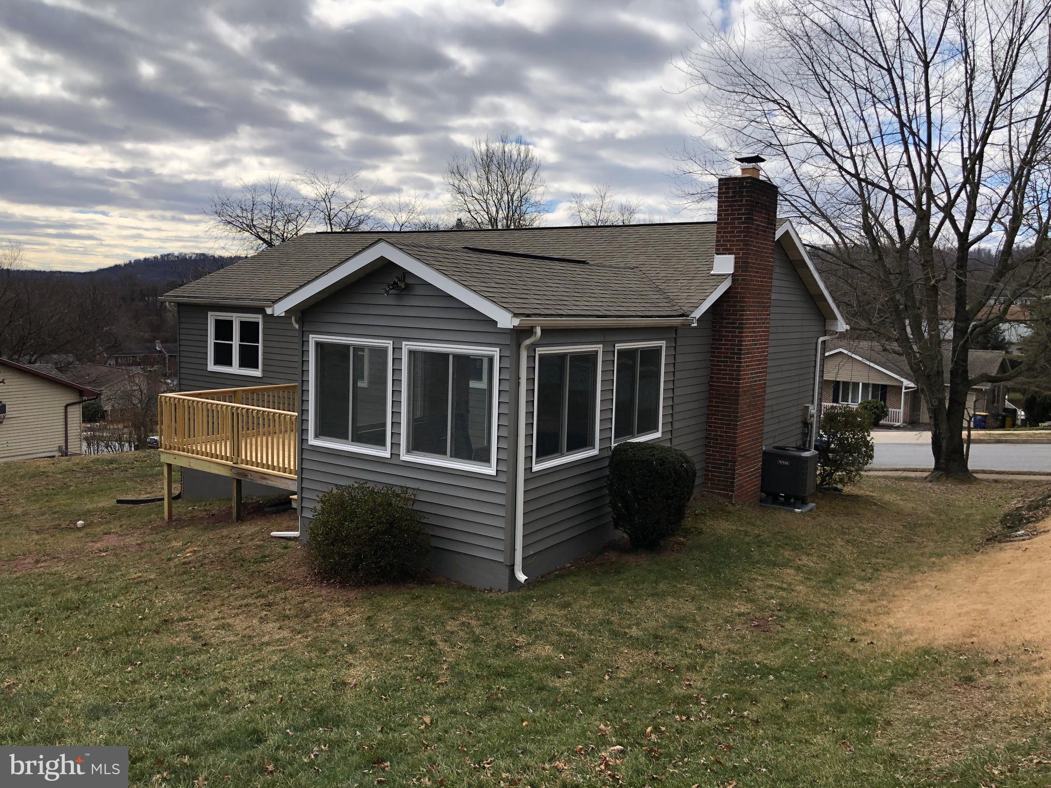 406 Hillside Road New Cumberland, PA 17070 - Photo 2 of 20 Gallery Image 2