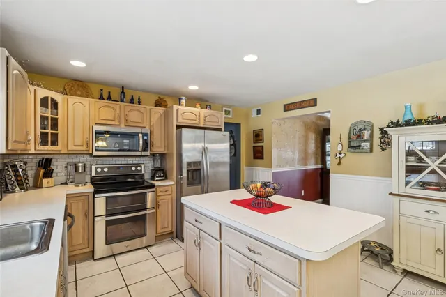 $1,100,000 | 41 Locust Drive, Nesconset, NY 11767