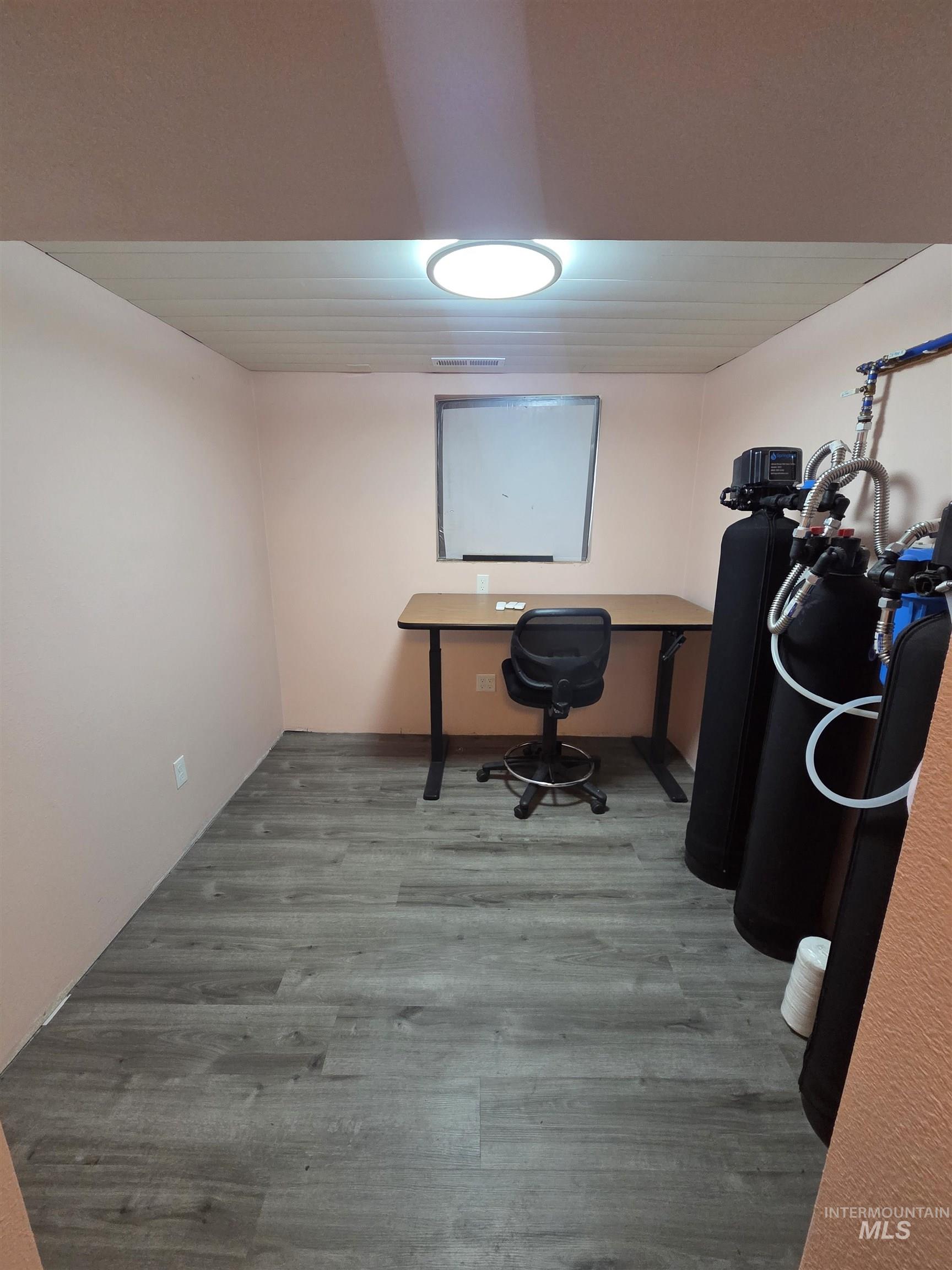 870 Dutch Flat Road Pomeroy, WA 99347 - Photo 26 of 33 Home office with wood finished floors