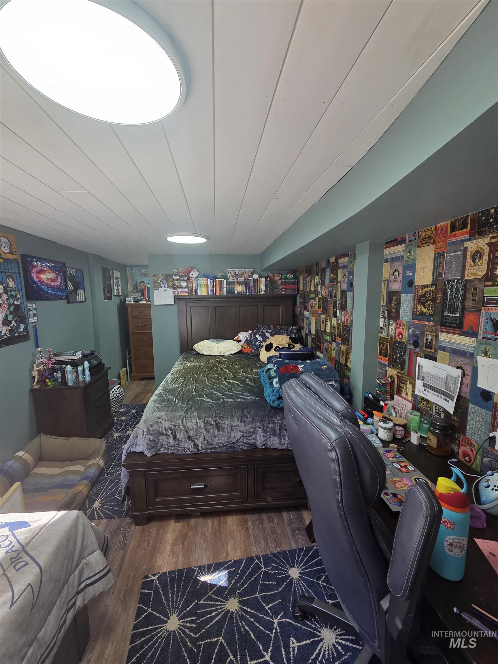 870 Dutch Flat Road Pomeroy, WA 99347 - Photo 29 of 33 Bedroom with wood finished floors