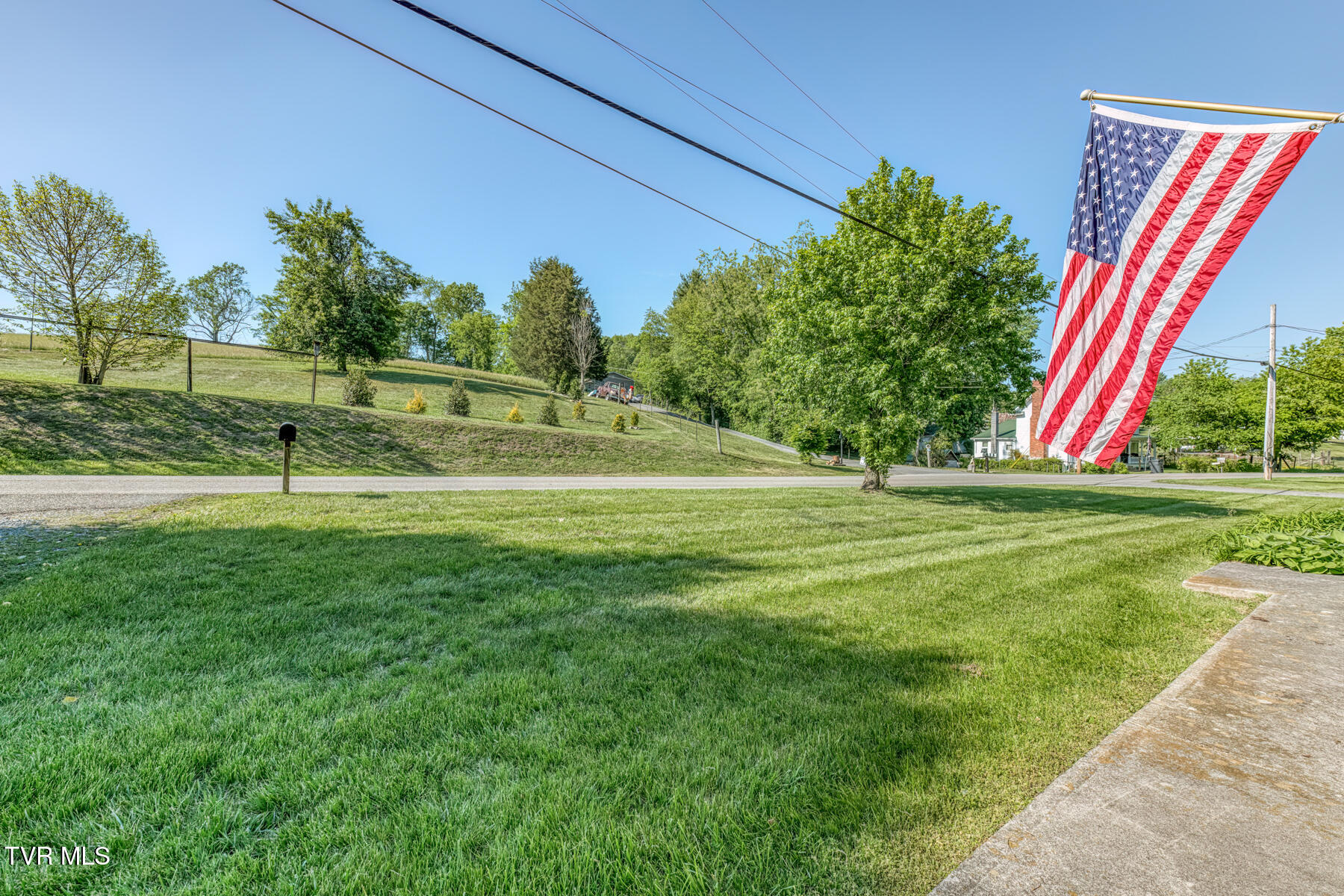1189 Weaver Branch Road Bluff City, TN 37618 - Photo 2 of 34 1189 Weaver Branch Rd-2