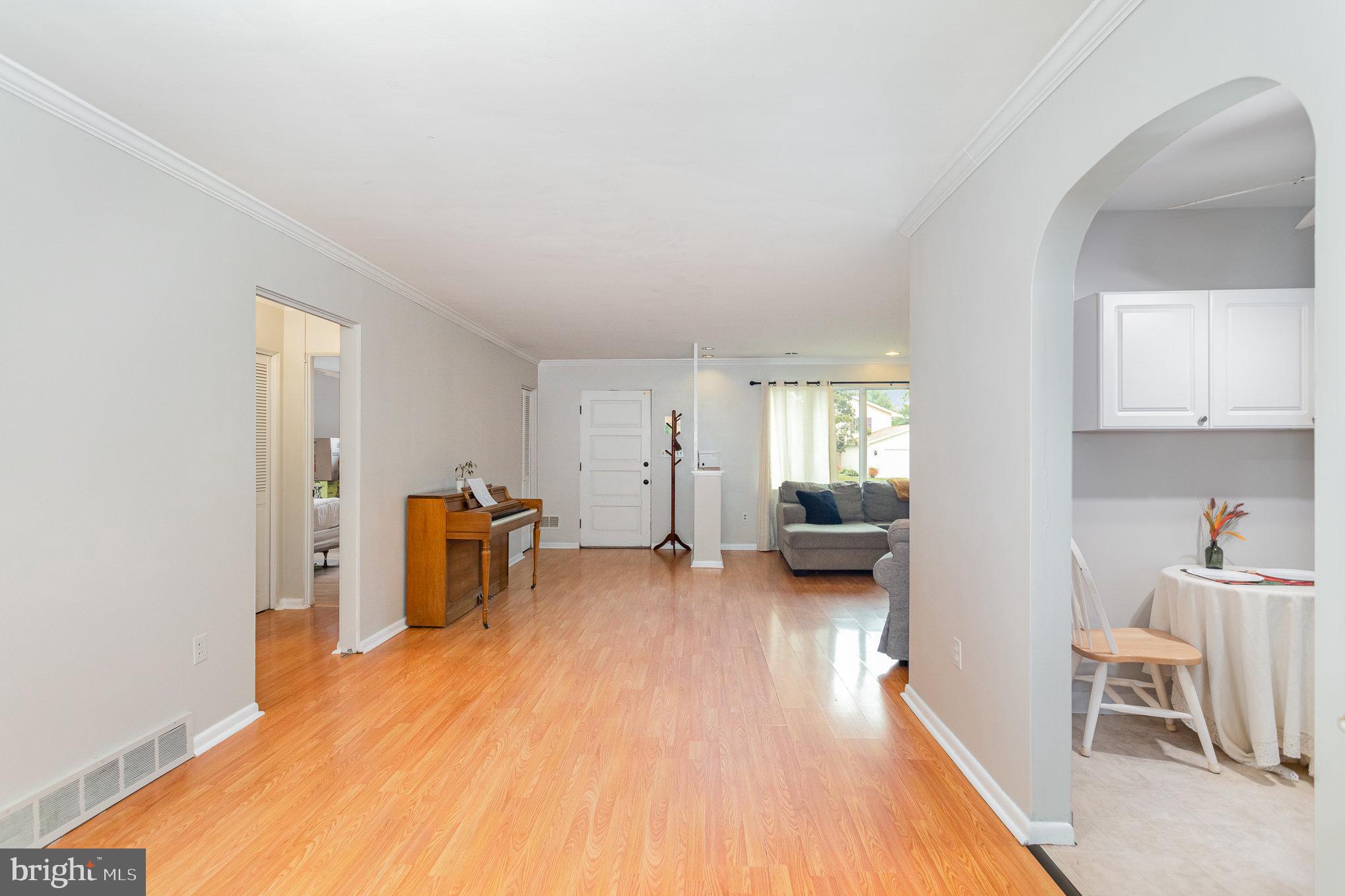 456 Springlake Road Harrisburg, PA 17112 - Photo 9 of 30 Gallery Image 9
