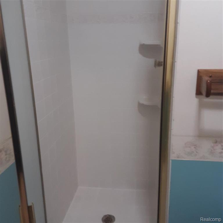 3759 Dearborn Avenue Rochester Hills, MI 48309 - Photo 26 of 33