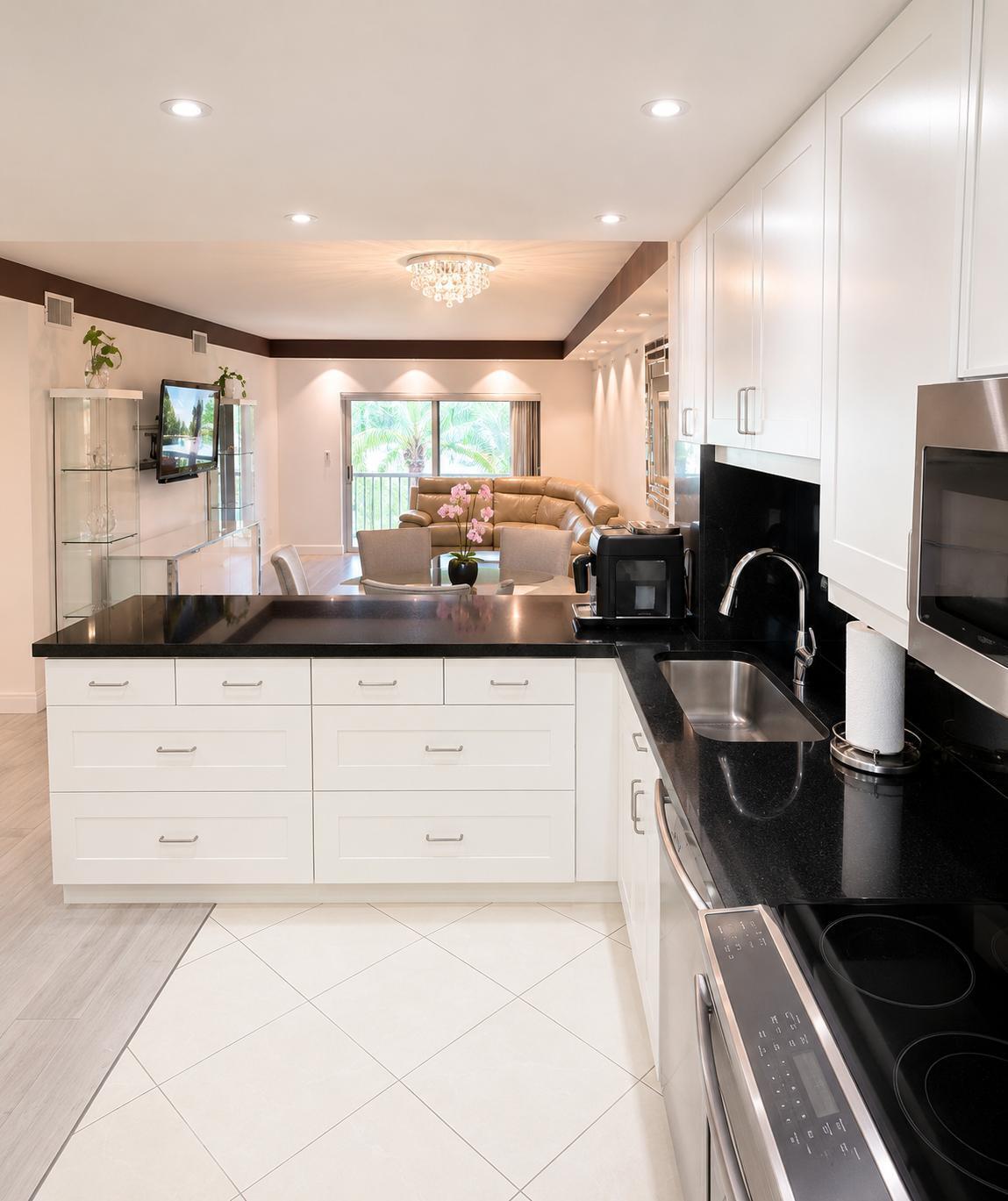 9880 Marina Boulevard, Unit 1520 Boca Raton, FL 33428 - Photo 5 of 36 Kitchen