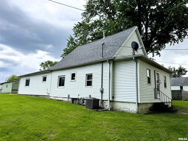 $45,900 | 313 Central Avenue, St. David, IL 61563