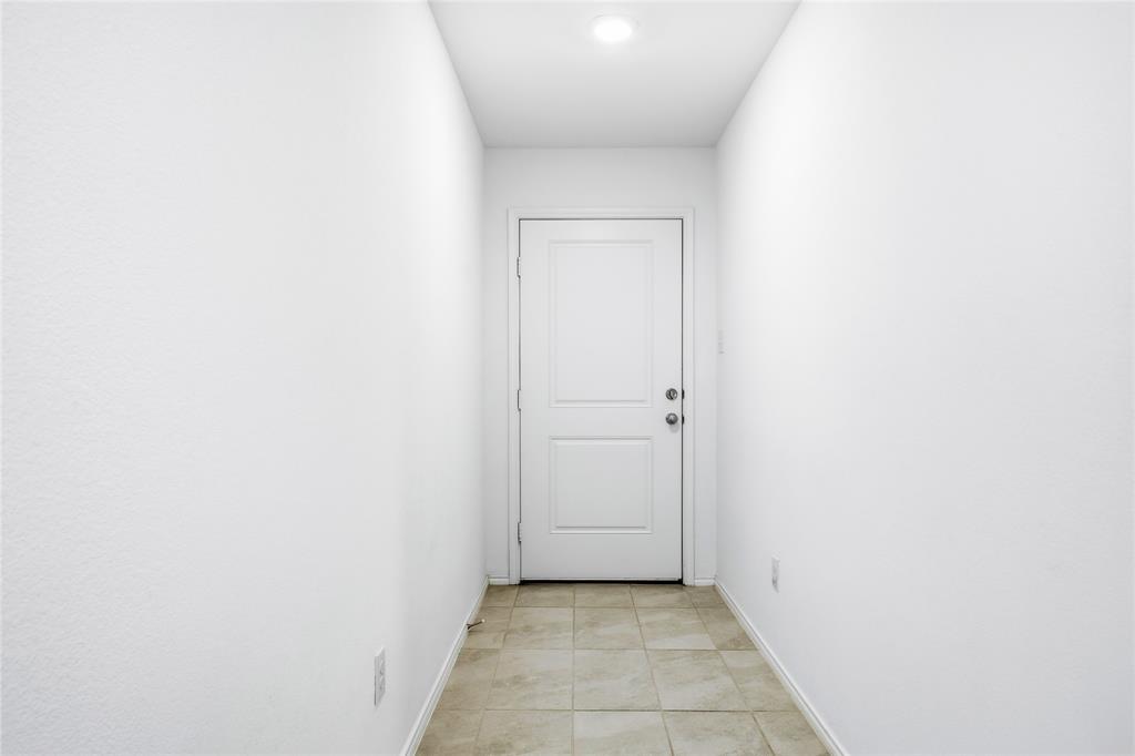 9609 Lightfoot Road Fort Worth, TX 76179 - Photo 4 of 28