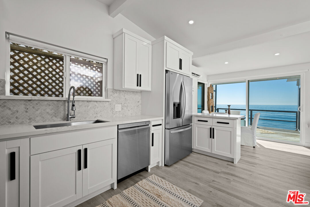 25154 Malibu Road, Unit 2 Malibu, CA 90265 - Photo 9 of 34