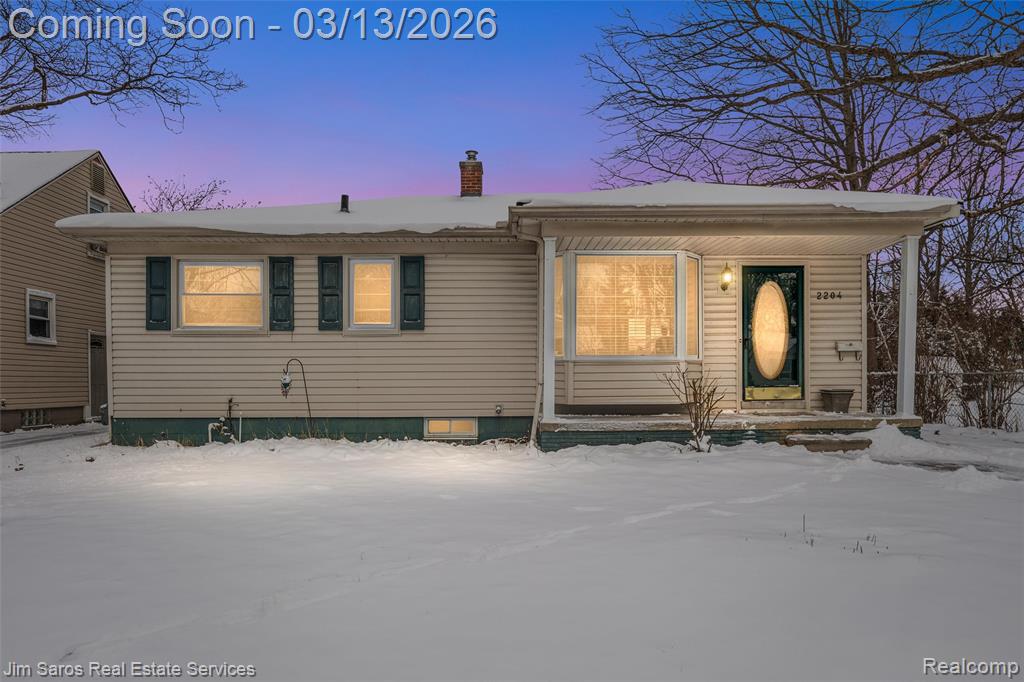 2204 Roslyn Road Grosse Pointe Woods, MI 48236 - Photo 1 of 34