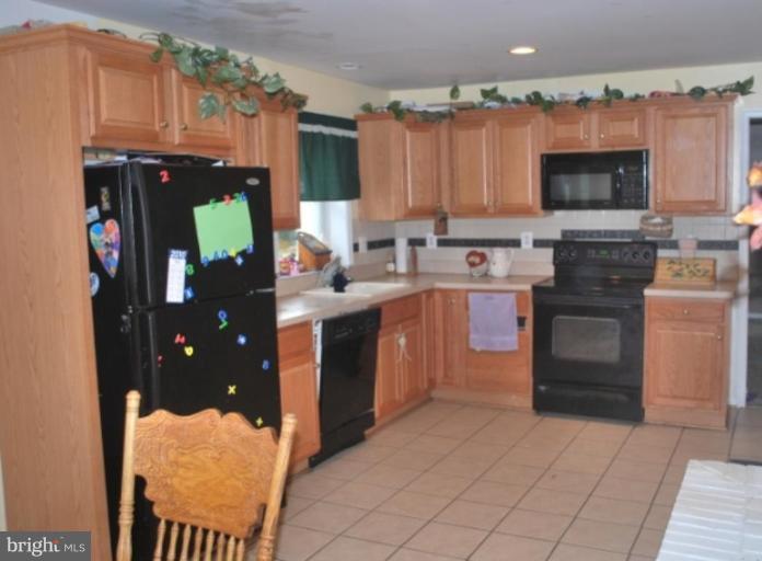 9337 Meetze Road Midland, VA 22728 - Photo 2 of 10 Kitchen