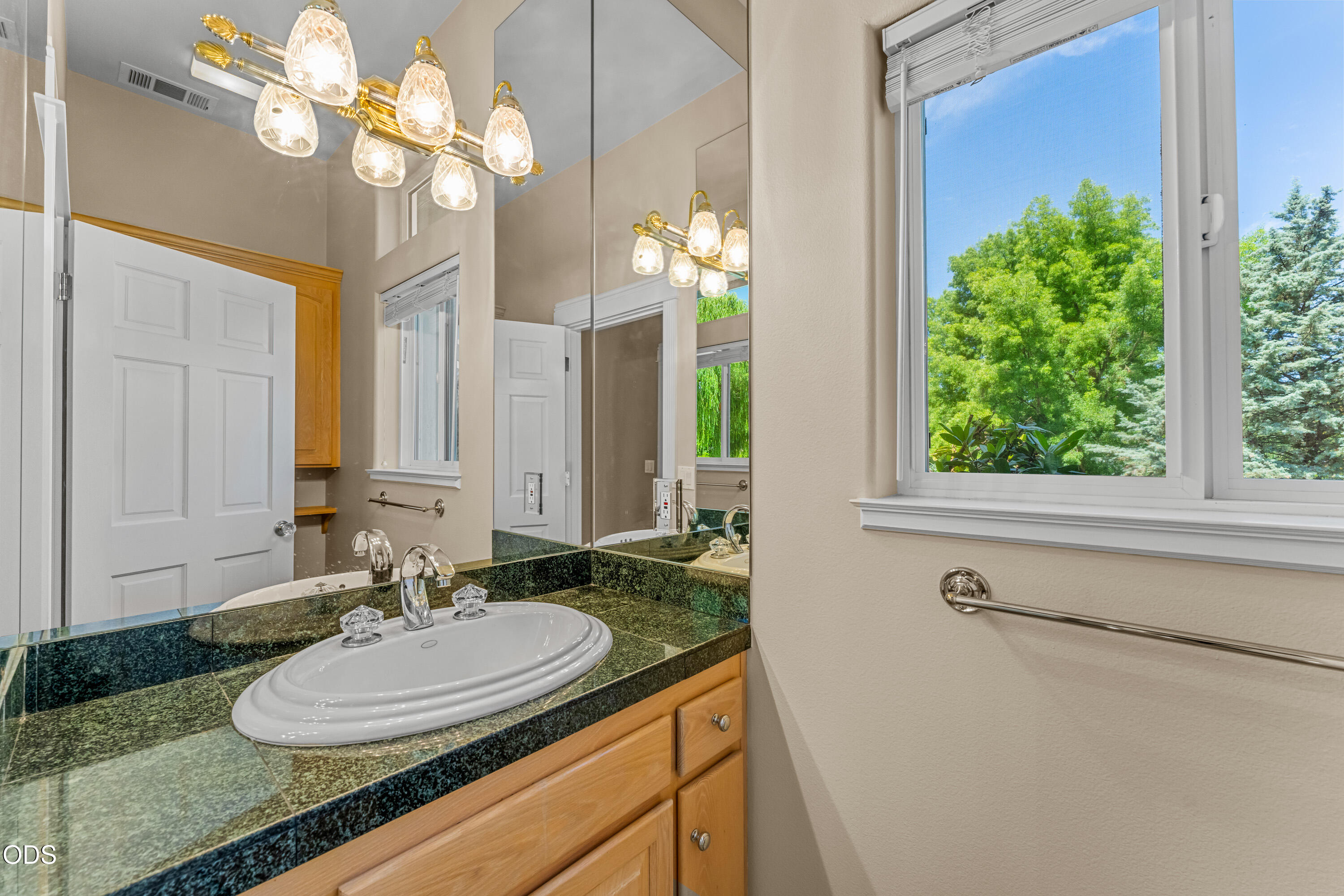 155 Kingsgate Way Grants Pass, OR 97527 - Photo 39 of 53