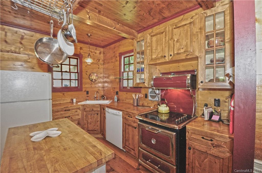 3215-3217 Baltimore Branch Road Hot Springs, NC 28743 - Photo 9 of 39 Gallery Image 9