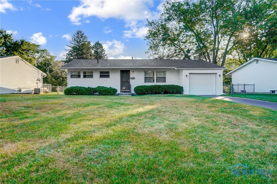 4702 Elmhurst Road Toledo, OH 43613 - Photo 1 of 29 Gallery Image 1