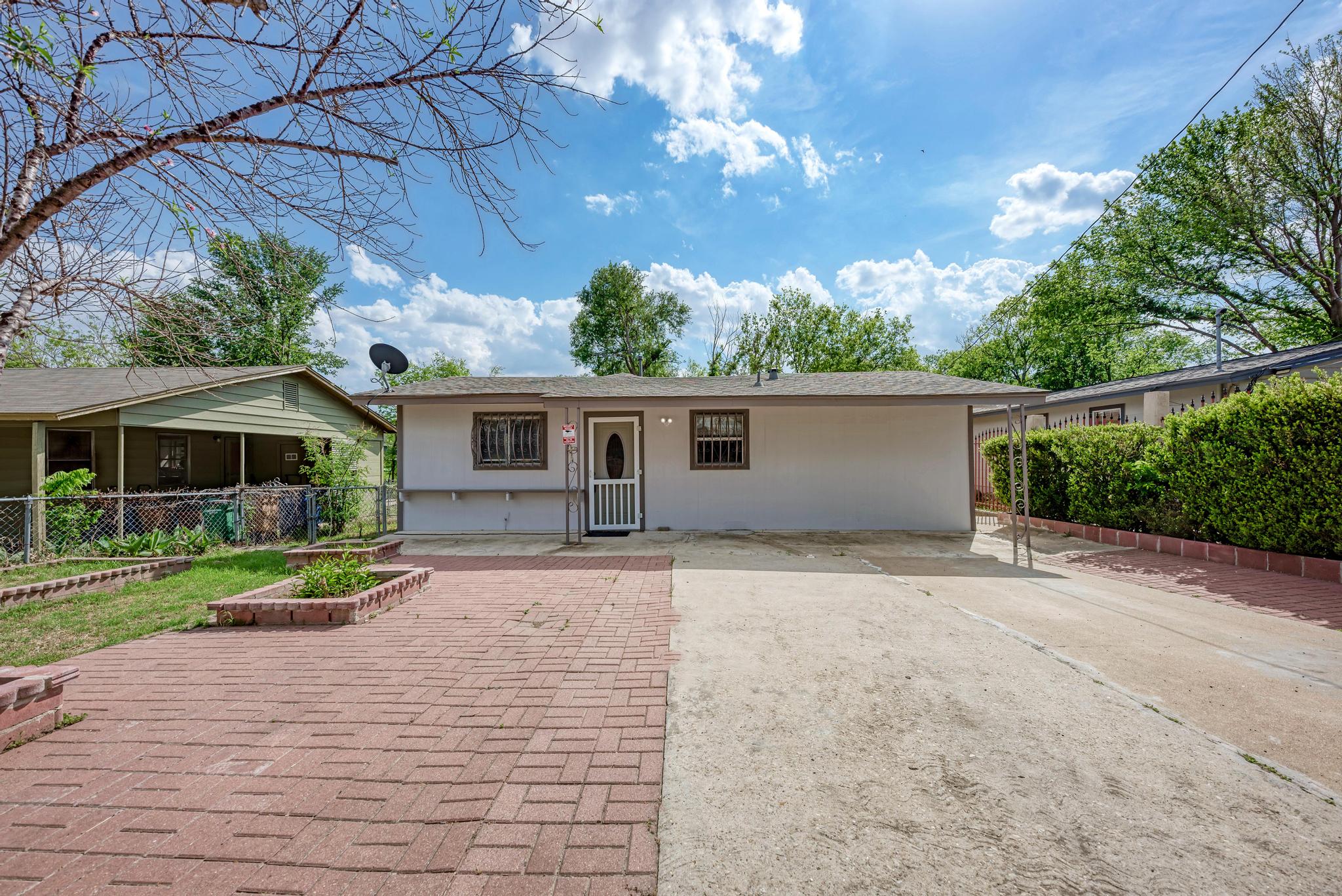 4701 Bandera Road Austin, TX 78721 - Photo 2 of 37