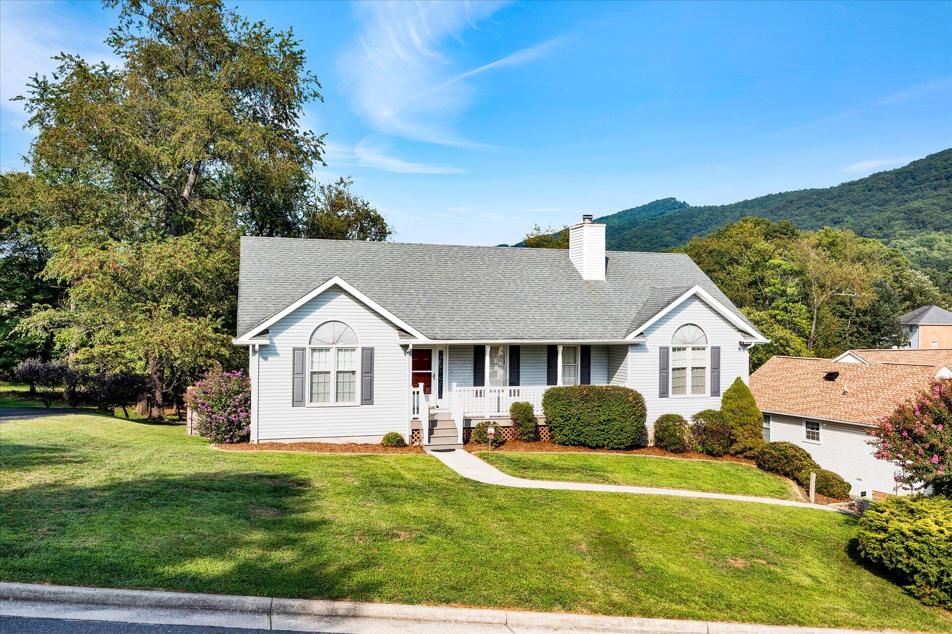 3700 Rte 3004 Roanoke, VA 24012 - Photo 1 of 40 a front view of a house with a yard