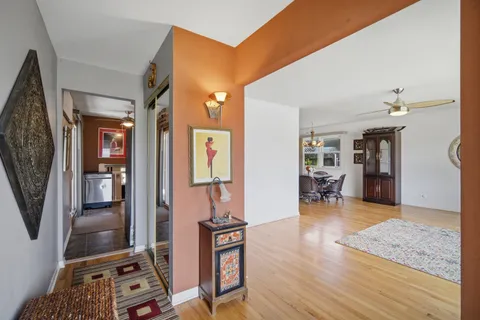 $450,000 | 2176 North Westmoreland Drive, Palatine, IL 60074