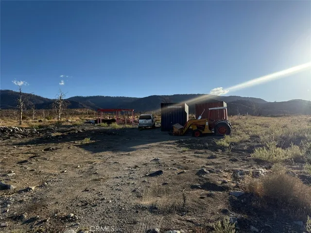 $250,000 | 28401 East 263rd E Street East, Llano, CA 93544