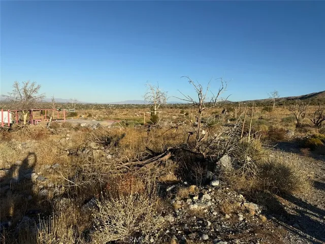 $250,000 | 28401 East 263rd E Street East, Llano, CA 93544