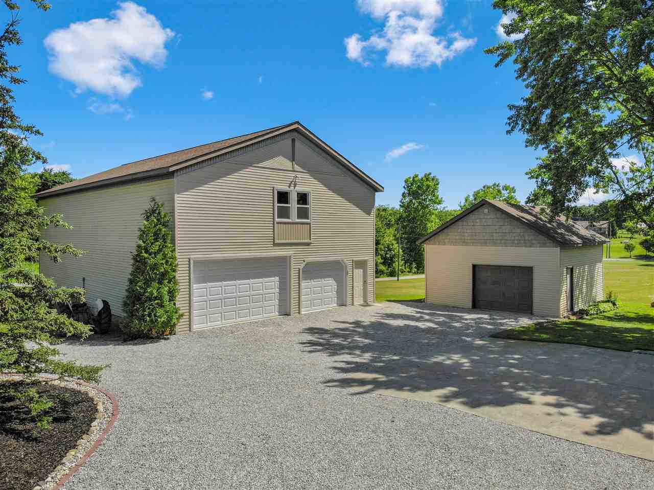 18234 Lochner Road Spencerville, IN 46788 - Photo 4 of 36 Gallery Image 4