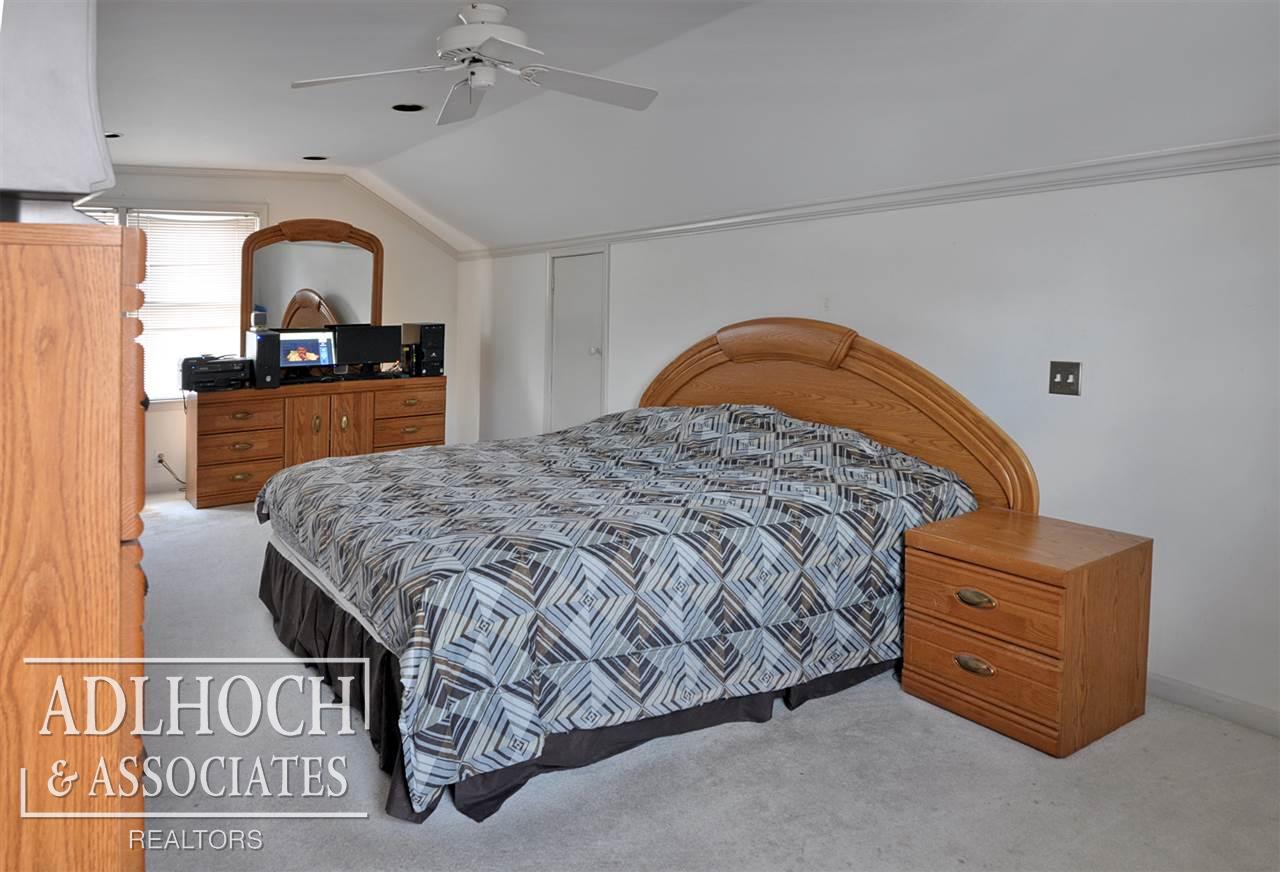 379 Ridgemont Road Grosse Pointe Farms, MI 48236 - Photo 11 of 16