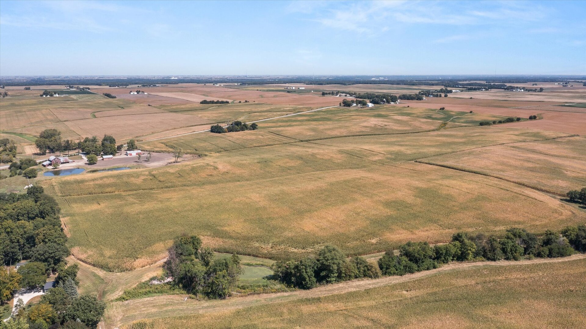 956 North 2401st Road Ottawa, IL 61350 - Photo 2 of 2 a view of an ocean