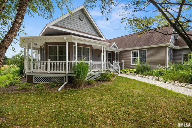 $488,000 | 25479 North Boat Dock Road, Canton, IL 61520